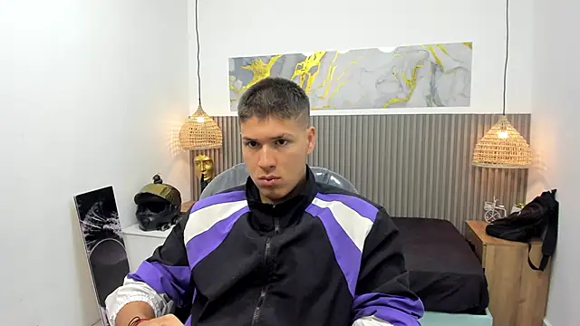Snapshot of AlessandroFranco chatting on 05/20/26, 01:17 AlessandroFranco online show from 05/20/26, 01:17