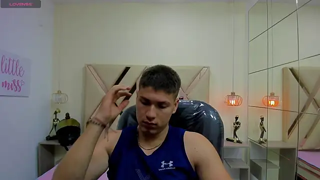 Snapshot of AlessandroFranco chatting on 05/23/26, 01:26 AlessandroFranco online show from 05/23/26, 01:26
