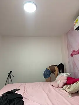 Adalyn Cute online show from 04/17/26, 06:44