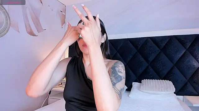 Adalyn Cute online show from 04/25/26, 11:35