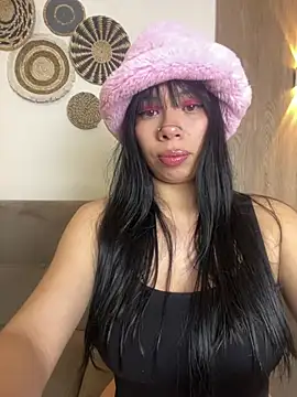 Snapshot of Queen_Chanel_XXX chatting on 05/10/26, 08:14 Queen Chanel XXX online show from 05/10/26, 08:14