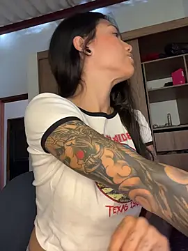 Twoshotsparty420 online show from 04/07/26, 01:33