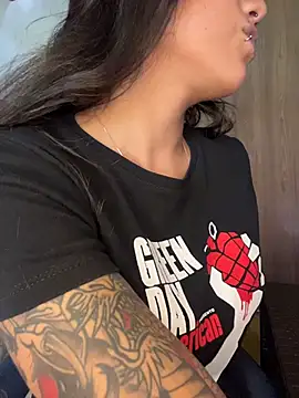 Twoshotsparty420 online show from 04/11/26, 04:22