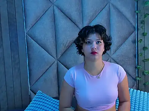 LaraSpark   online show from 03/13/26, 11:39