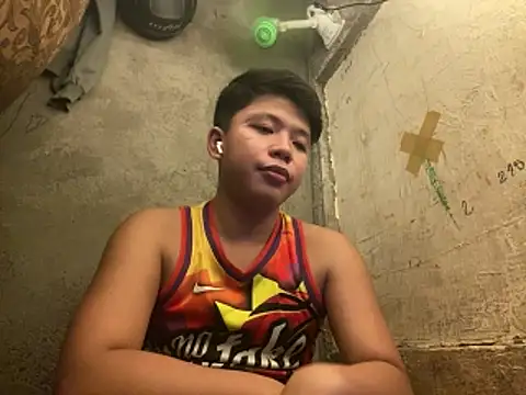 urasianrey online show from 04/17/26, 06:11