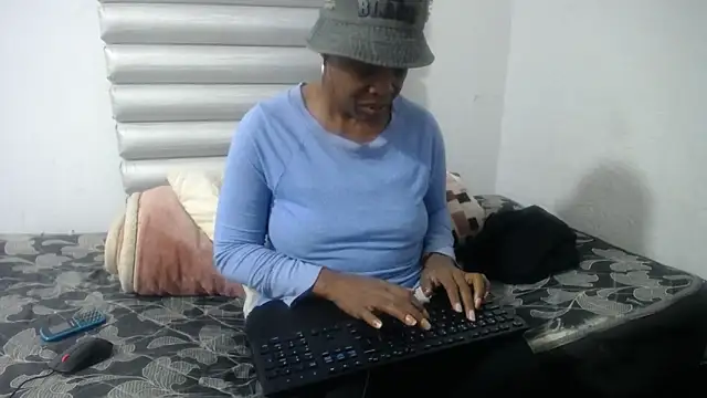 JoycyQueen online show from 05/11/26, 04:48