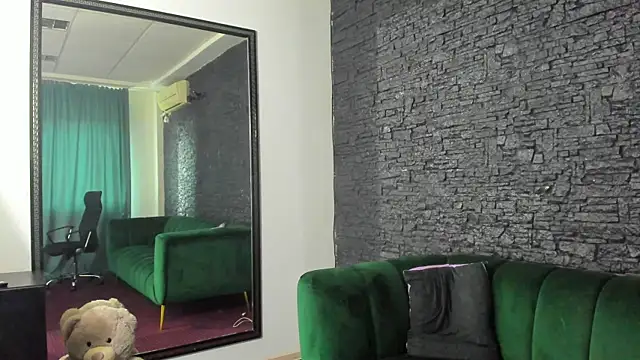 DiamondMilff online show from 03/21/26, 08:19