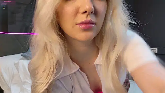 SiennaVoss online show from 03/17/26, 06:17