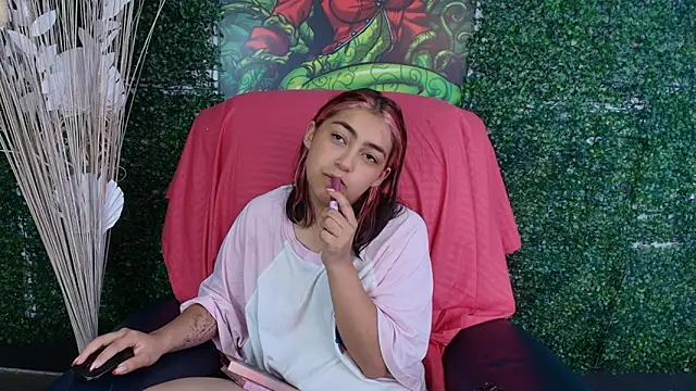 PinkyyPieee  online show from 03/31/26, 01:11