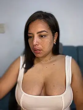 Kira33  online show from 03/11/26, 09:26