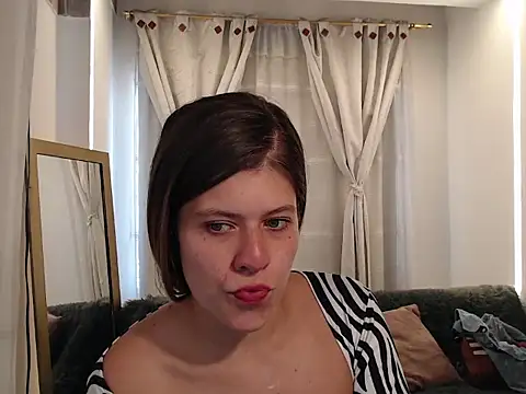 Moonna linnda online show from 03/25/26, 01:39