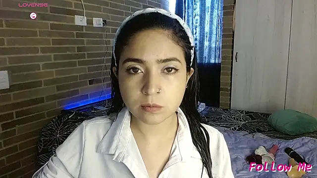 sweet-little online show from 03/26/26, 02:00