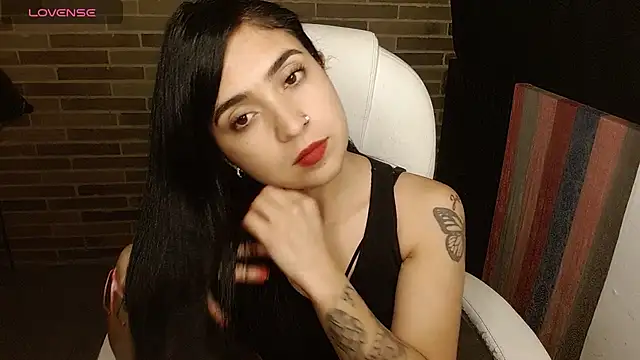 sweet-little online show from 04/21/26, 02:51