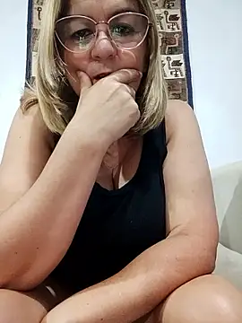 Prettywoman0110 online show from 03/10/26, 08:14