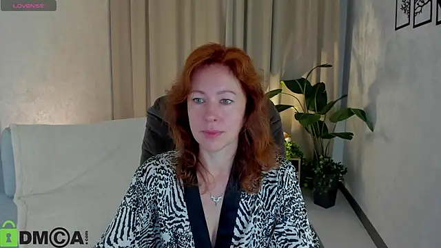 LeticiaRomano online show from 05/17/26, 03:59