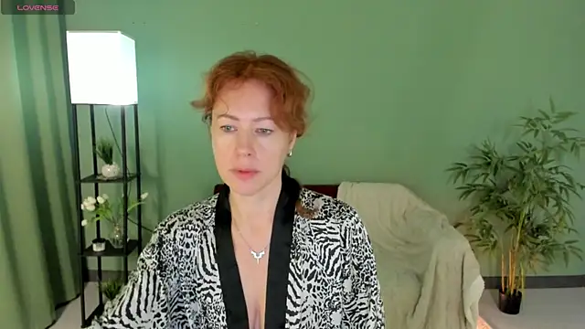 LeticiaRomano online show from 07/07/26, 06:47