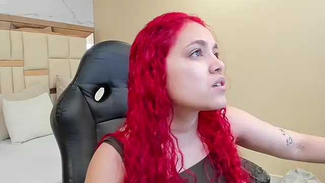 luna veega online show from 06/11/26, 04:49