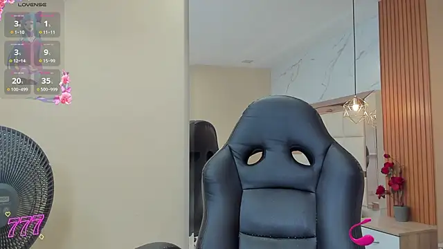 luna veega online show from 06/24/26, 04:39
