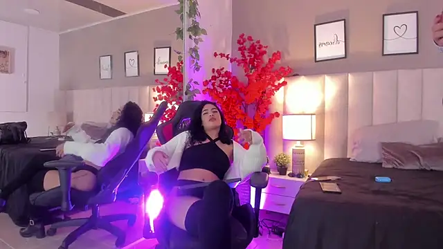 Snapshot of aniie_rouse chatting on 06/07/26, 12:48 aniie rouse online show from 06/07/26, 12:48