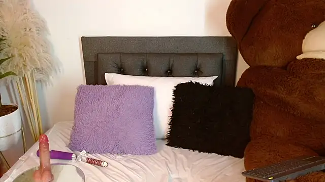 Rebeldana online show from 04/17/26, 11:57