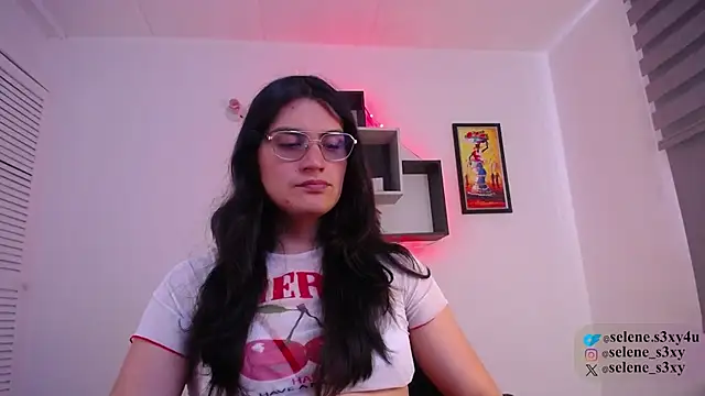Snapshot of selene_cutie chatting on 03/15/26, 04:13 selene cutie online show from 03/15/26, 04:13