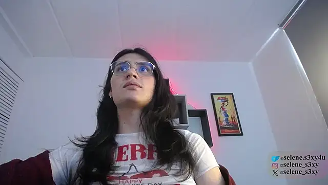 Snapshot of selene_cutie chatting on 04/05/26, 04:59 selene cutie online show from 04/05/26, 04:59