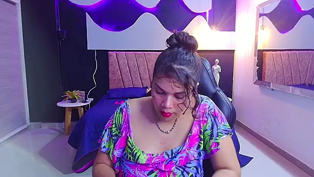 scarlettt  joness online show from 04/18/26, 02:37