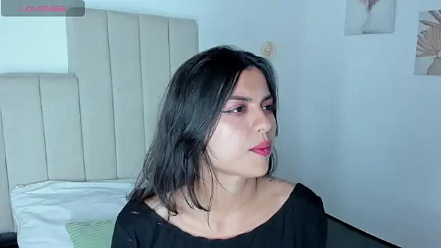 Snapshot of Zoee_Kravitz chatting on 05/13/26, 12:19 Zoee Kravitz online show from 05/13/26, 12:19
