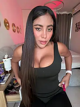 SaraValentina11 online show from 04/13/26, 06:35