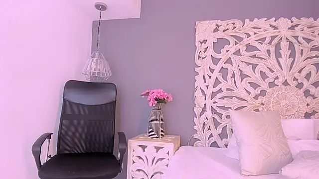 Snapshot of LucianaBlanco_ chatting on 06/13/26, 01:20 LucianaBlanco online show from 06/13/26, 01:20