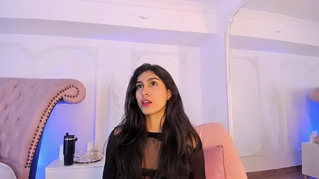Snapshot of LucianaBlanco_ chatting on 06/19/26, 08:34 LucianaBlanco online show from 06/19/26, 08:34
