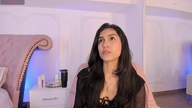 Snapshot of LucianaBlanco_ chatting on 06/20/26, 08:33 LucianaBlanco online show from 06/20/26, 08:33