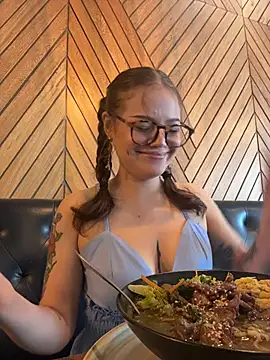 Tallulah Kinky online show from 04/15/26, 07:58