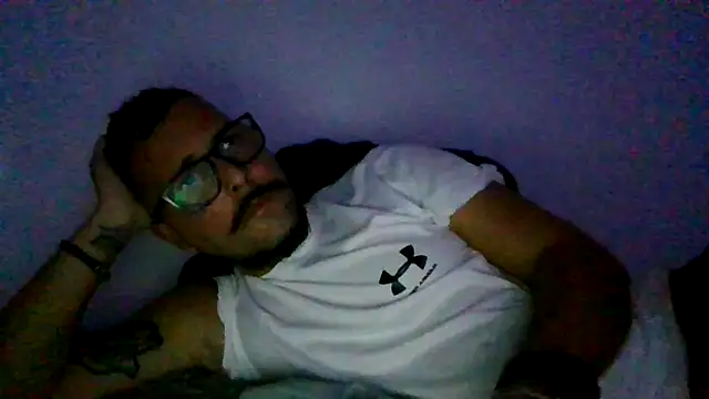 Snapshot of yanick931 chatting on 03/30/26, 12:00 yanick931 online show from 03/30/26, 12:00