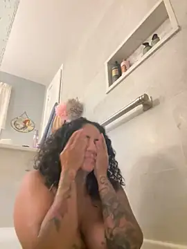 LatinaLoka online show from 03/11/26, 02:39