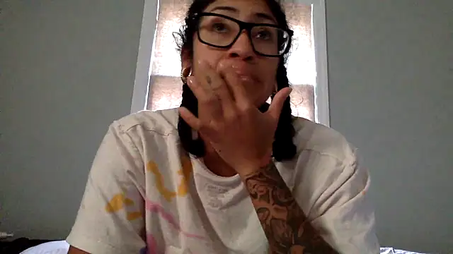 LatinaLoka online show from 03/21/26, 01:58