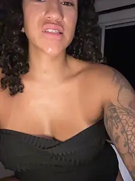 LatinaLoka online show from 04/22/26, 03:42