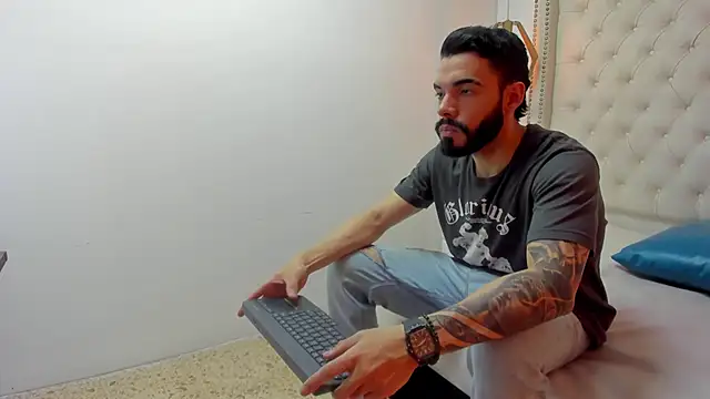 JEAN LEWIS2 online show from 04/20/26, 07:48