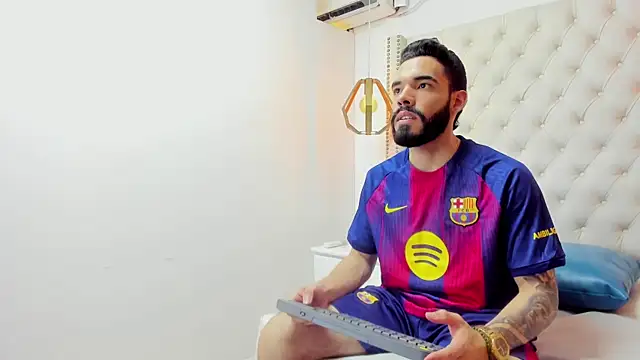 JEAN LEWIS2 online show from 04/25/26, 04:15