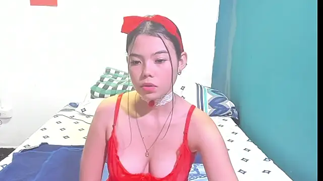 Snapshot of Draculaura_X chatting on 05/28/26, 07:55 Draculaura X online show from 05/28/26, 07:55