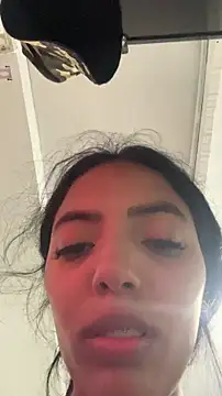 sylphiee  online show from 04/06/26, 04:08