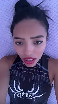 sylphiee  online show from 04/13/26, 06:02