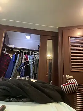 Snapshot of simplyobsessedwher chatting on 04/01/26, 09:21 simplyobsessedwher online show from 04/01/26, 09:21