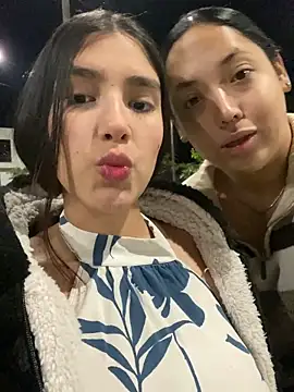 Snapshot of valery_cam0 chatting on 03/13/26, 03:35 valery cam0 online show from 03/13/26, 03:35