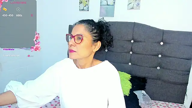 Snapshot of Antonella_Rizzo01 chatting on 06/09/26, 11:05 Antonella Rizzo01 online show from 06/09/26, 11:05