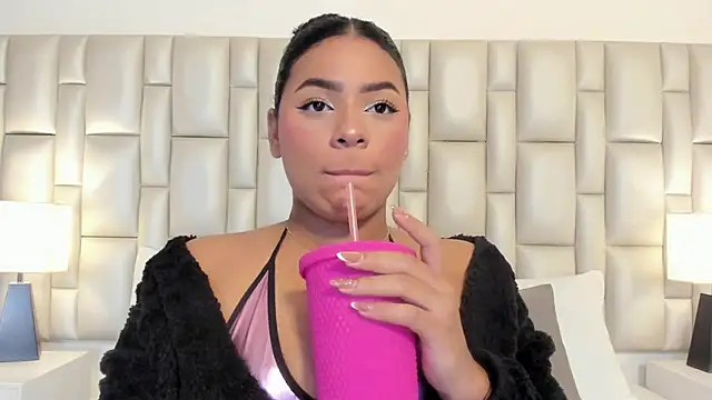 lilly williamss online show from 04/13/26, 03:12