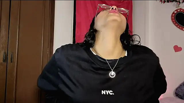 PaulaCutexs online show from 05/04/26, 05:25
