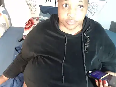Bustydiva83 online show from 04/29/26, 05:30