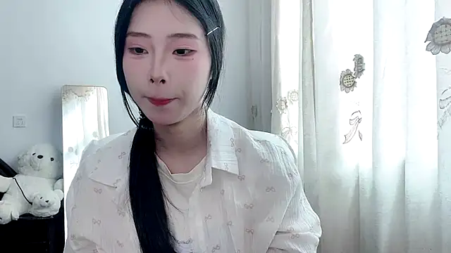 yiyibaby2026 online show from 04/18/26, 04:27