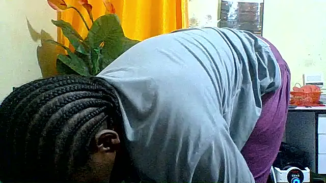 PantiesQueenOfAsses001 online show from 06/19/26, 05:45